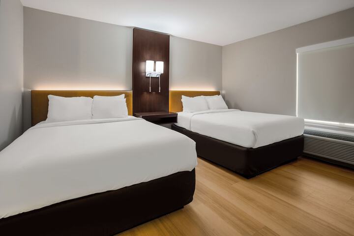Room 8 of 16
