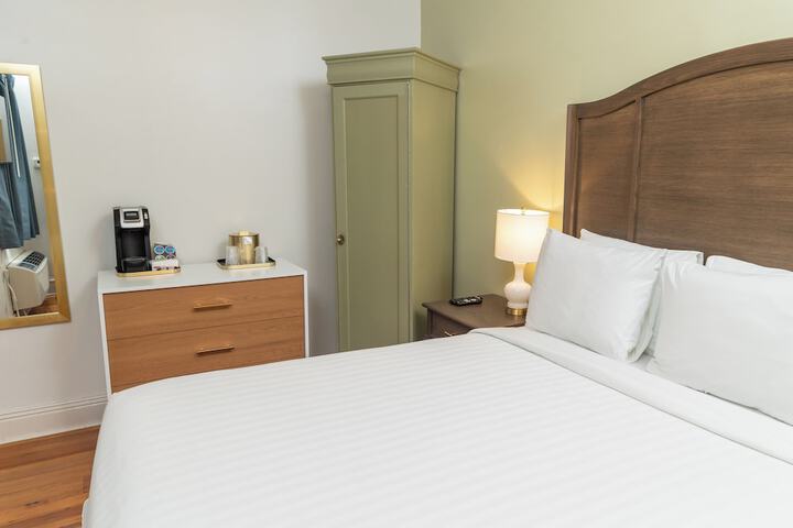 Room 14 of 29