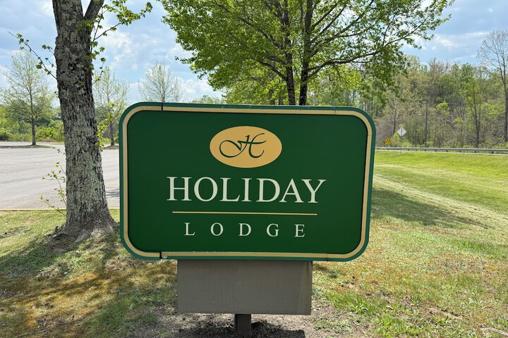 Holiday Lodge Hotel & Conference Center