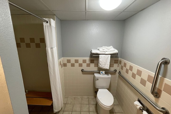 Room 23 of 111