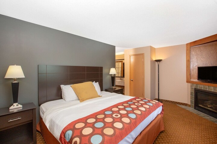 Room 15 of 25