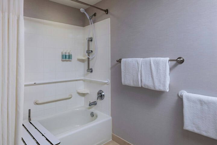 Courtyard Marriott Aksarben Village