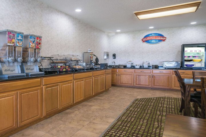 Baymont by Wyndham Albany MN