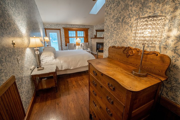 Room 49 of 146