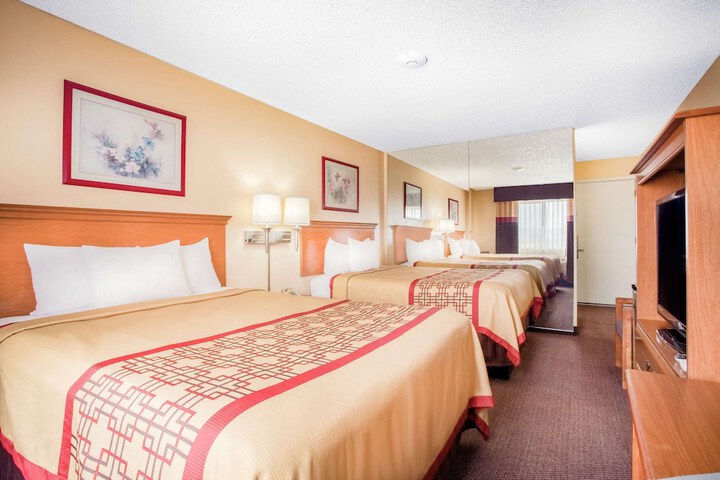 Room 9 of 19