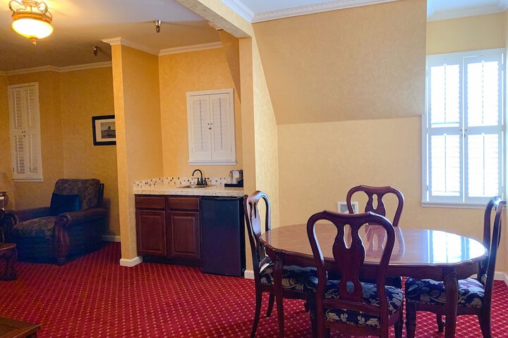 Room 43 of 76