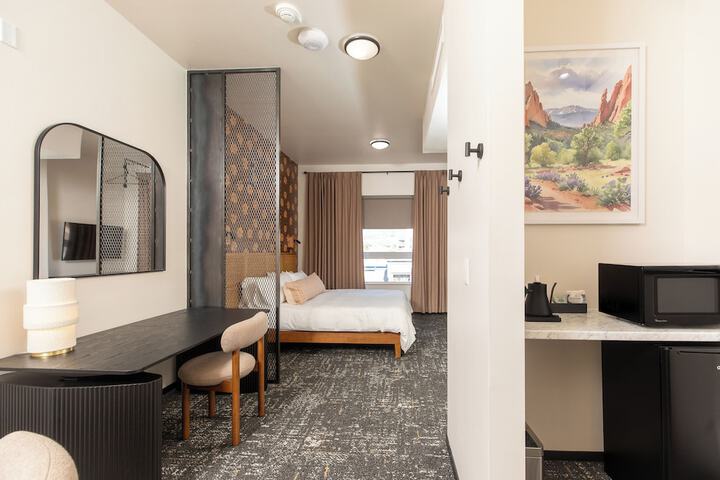 Room 66 of 110