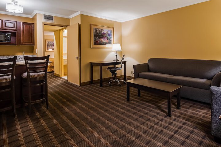 Best Western Inn & Suites