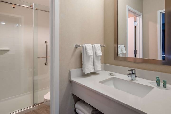 Room 21 of 27