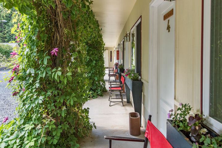 Emerald Valley Inn