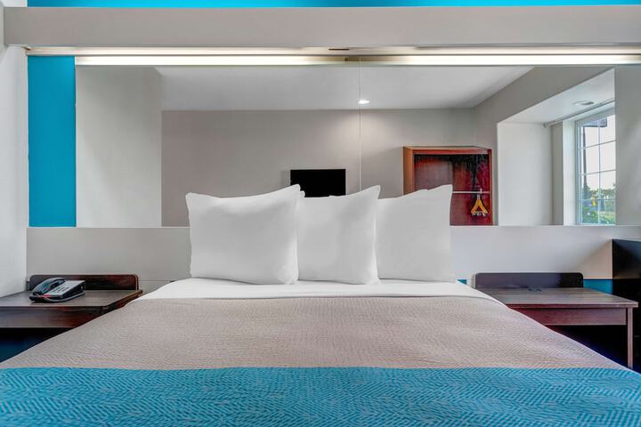 Room 34 of 38