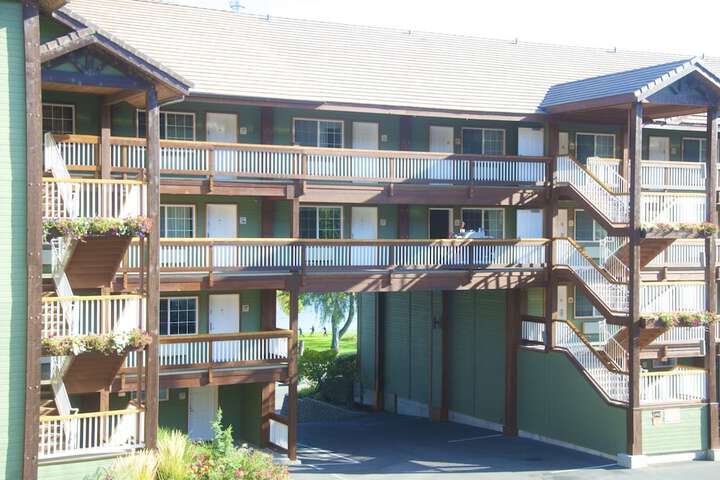 Hotel 18 of 100