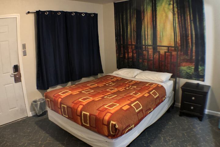 Room 103 of 154