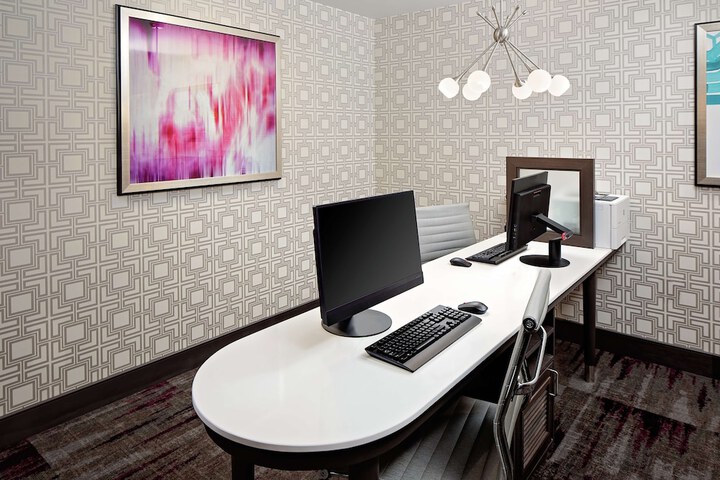 Business Center 21 of 22