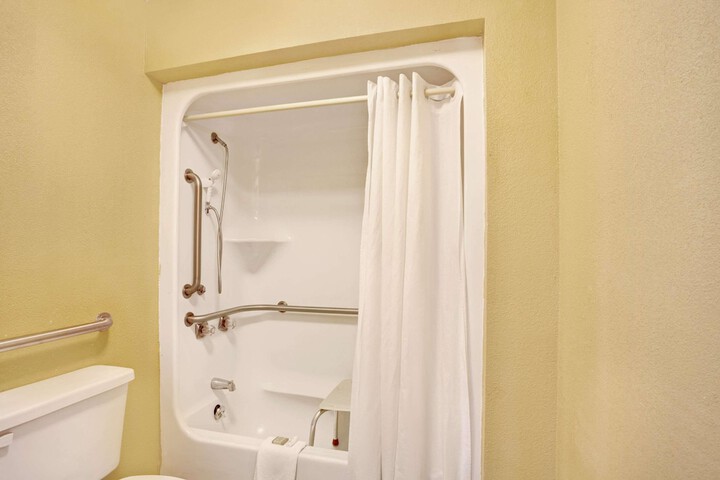 Room 14 of 37