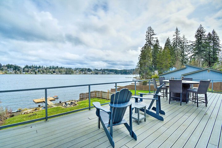 Lakefront Bremerton Vacation Rental w / Deck!