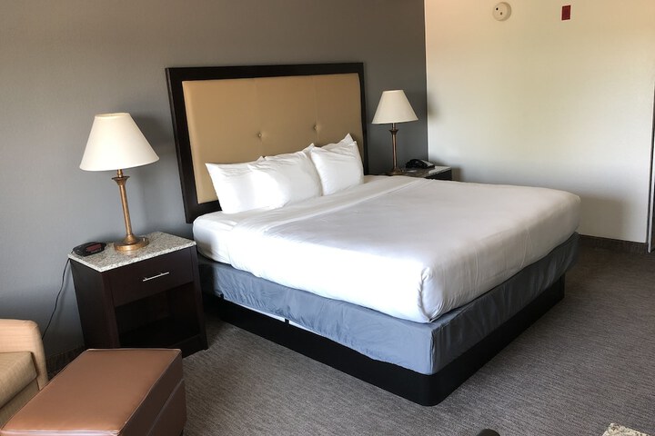 Room 42 of 90