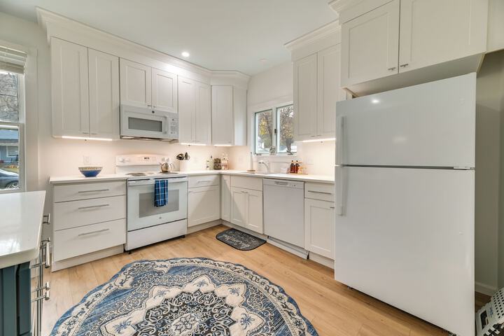 Spacious Naples Vacation Rental w / Private Hot Tub