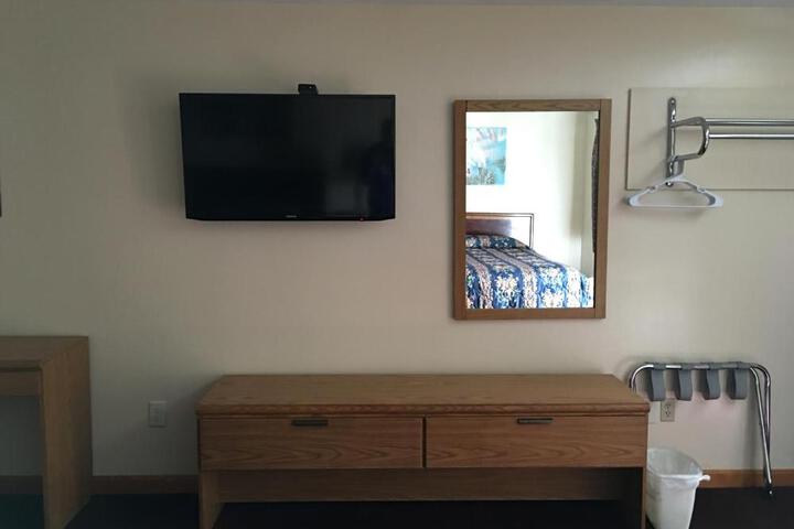 Knotty Pine Motel