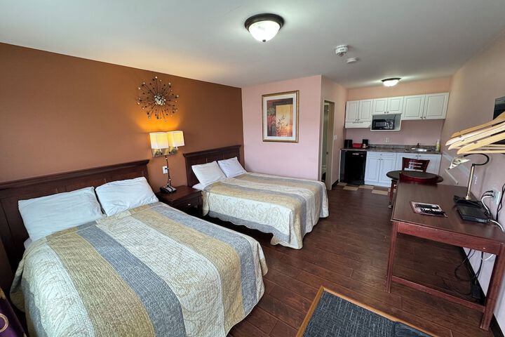 Room 9 of 28