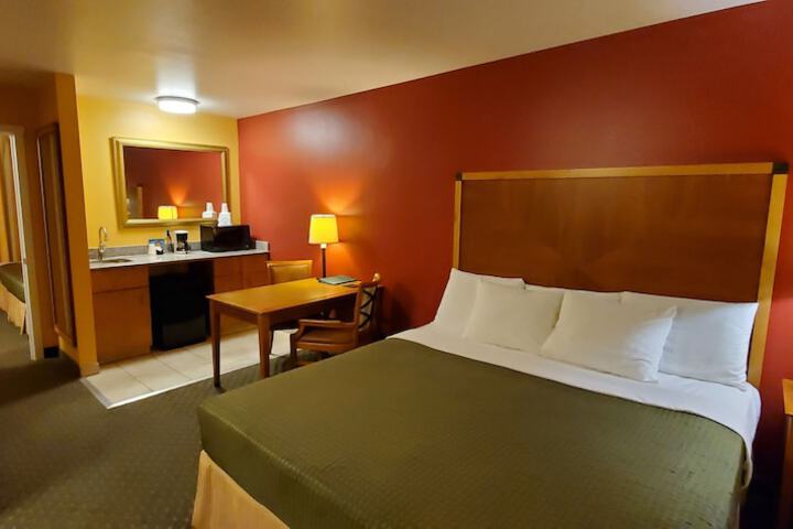 Room 28 of 53