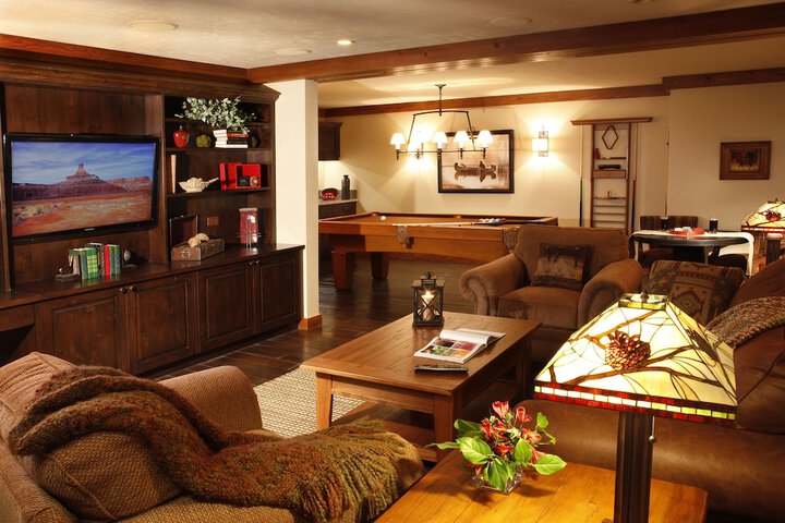 Headwaters Private Residences at Eagle Ranch Resort