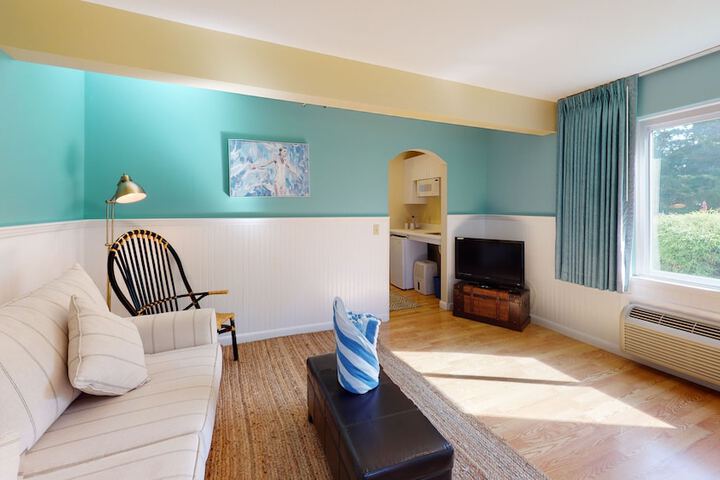 Breezeway Boutique Hotel
