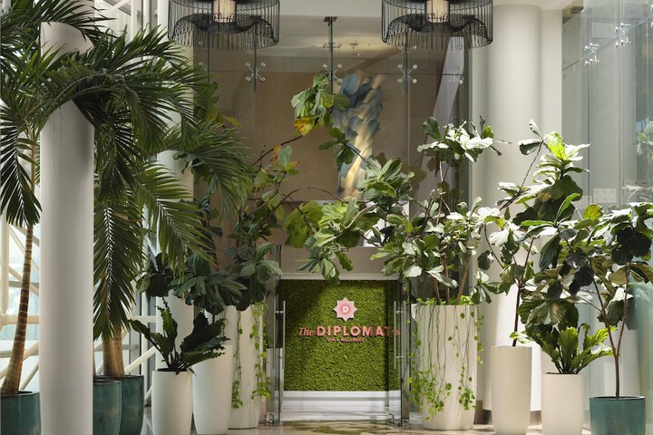 Signia by Hilton Diplomat Beach Resort