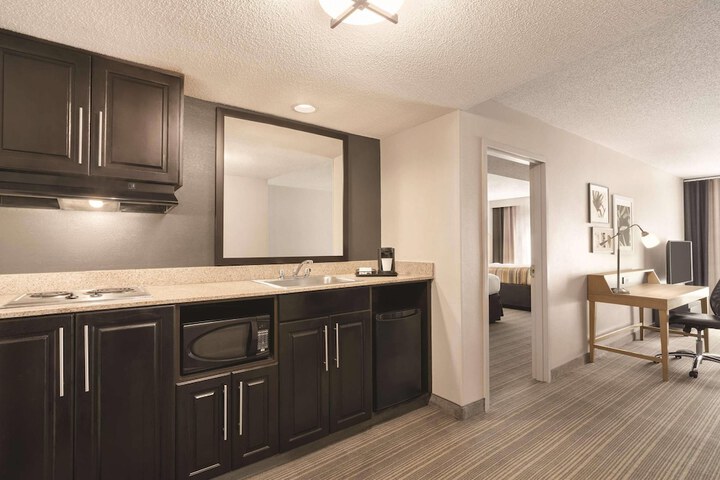 Country Inn & Suites by Radisson Raleigh-Durham Airport, NC