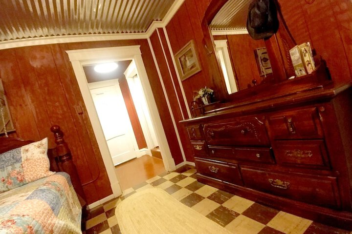 Room 30 of 101