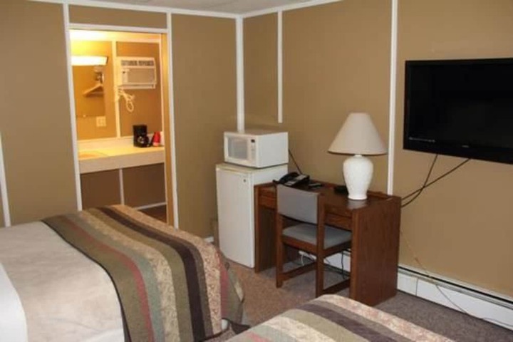 Room 11 of 40
