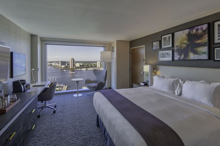 Room 42 of 108