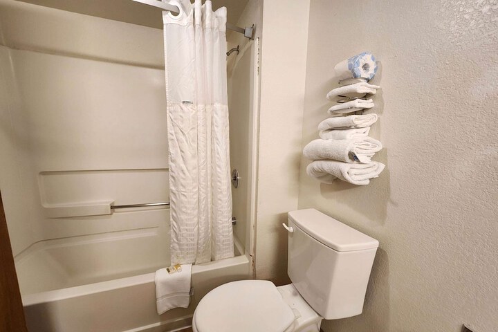 Room 20 of 28