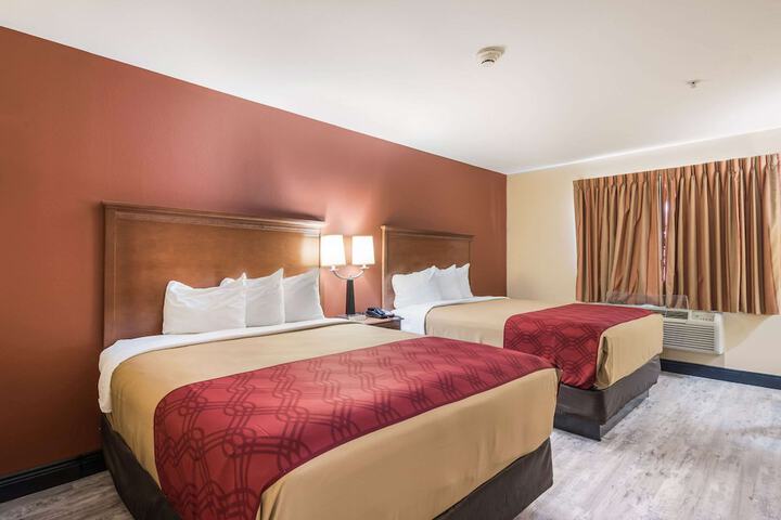 Room 19 of 28