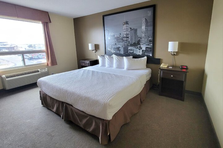Super 8 by Wyndham Barrie South