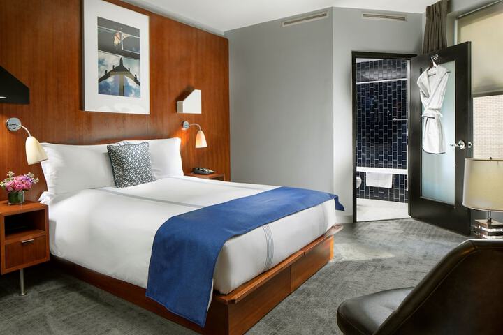 Room 6 of 43