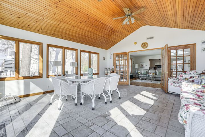 House on Paw Paw Lake w / Private Dock!