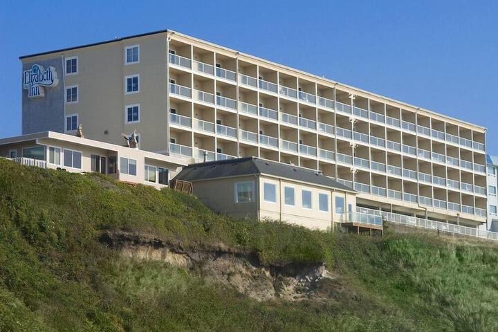 Elizabeth Oceanfront Suites an Ascend Collection Hotel