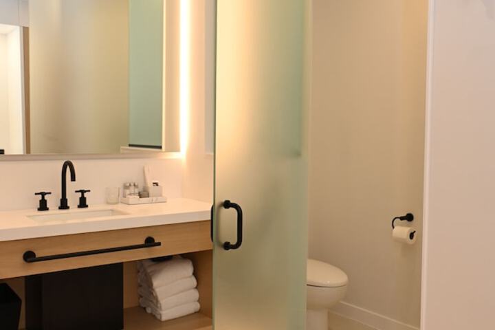 Room 14 of 110