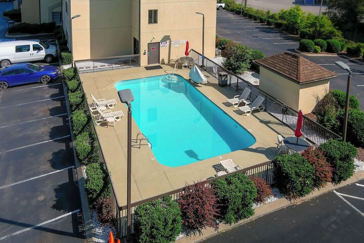 Pool 5 of 28