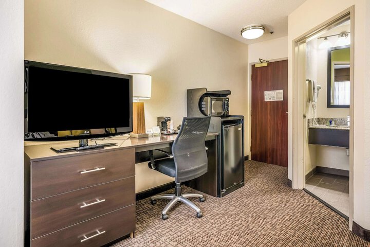 Sleep Inn & Suites Jacksonville near Camp Lejeune