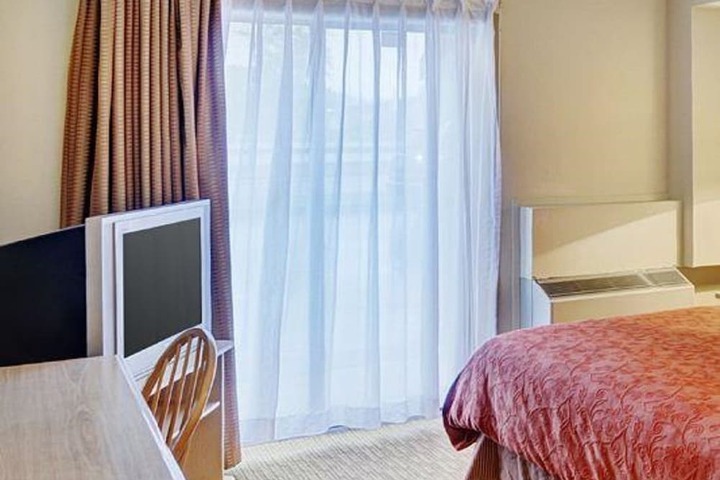 Room 11 of 26