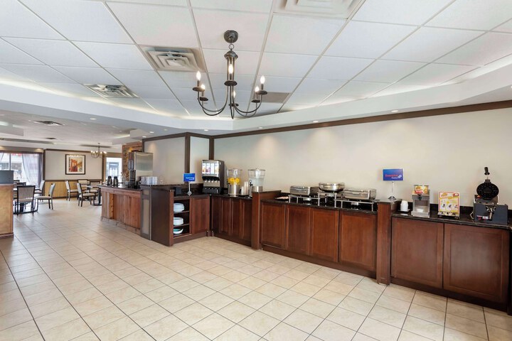 Best Western Mill River Manor
