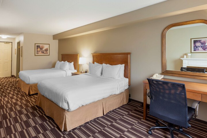 Room 9 of 28