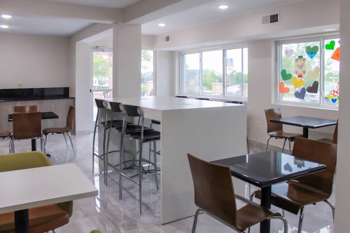 Clarion Pointe Bettendorf - Quad Cities
