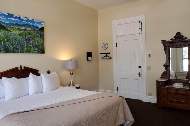 Room 92 of 126