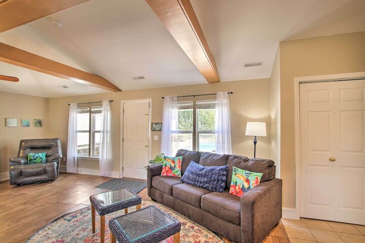 Cozy Ironton Cabin w / Shared Pool & Private Patio!