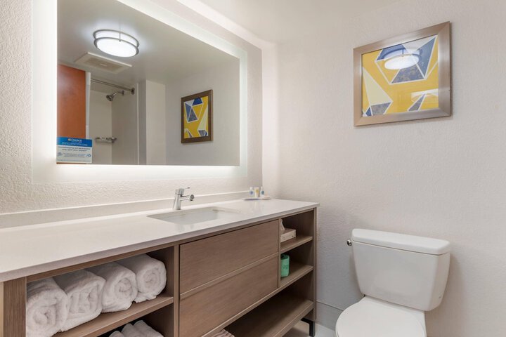 Comfort Suites Columbia Northeast - Fort Jackson