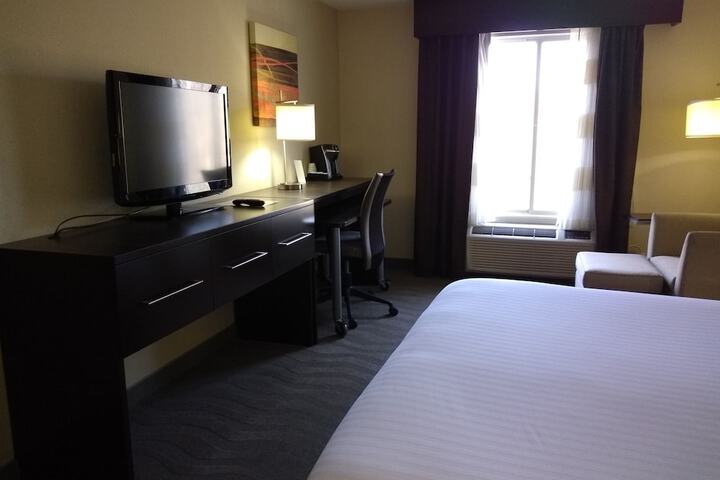 Room 43 of 99