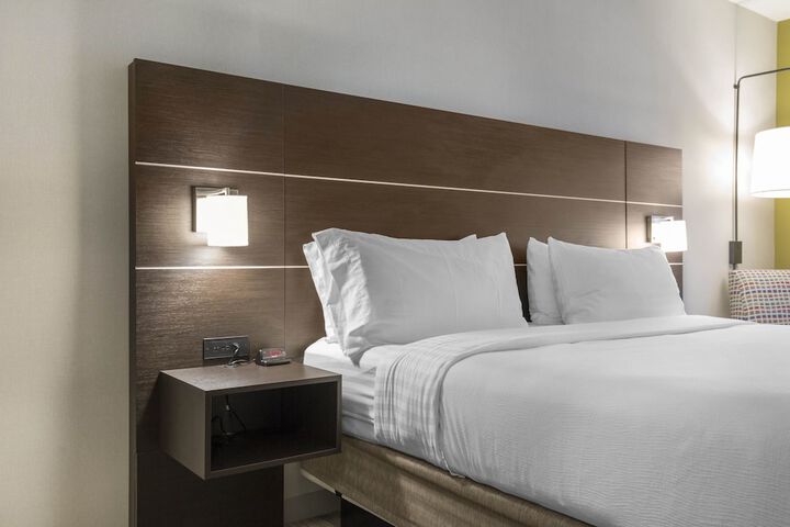 Room 42 of 59